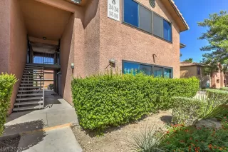 Photo #3: 2137413 Listing