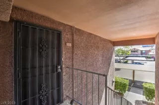 Photo #4: 2137413 Listing