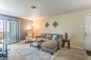 Photo #6: 2137413 Listing