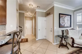 Photo #3: 2137427 Listing 