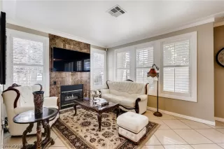 Photo #4: 2137427 Listing 