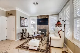 Photo #5: 2137427 Listing 