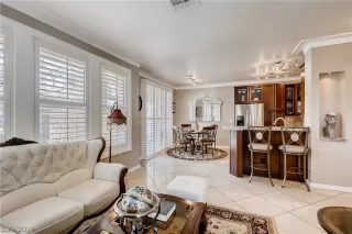 Photo #6: 2137427 Listing 