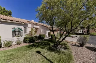 Photo #1: 2137446 Listing 