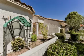 Photo #2: 2137446 Listing 