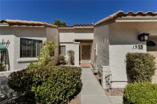 Photo #4: 2137446 Listing 