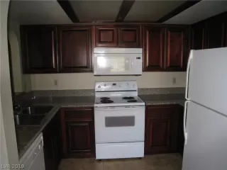 Photo #2: 2137465 Listing