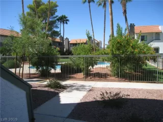 Photo #4: 2137465 Listing