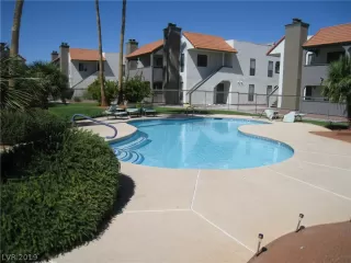 Photo #5: 2137465 Listing