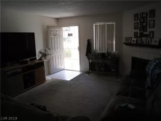 Photo #4: 2137476 Listing