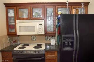 Photo #2: 2137491 Listing 