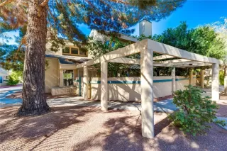 Photo #1: 2137496 Listing