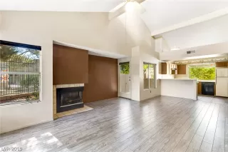 Photo #2: 2137496 Listing