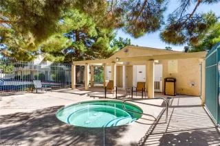 Photo #5: 2137496 Listing