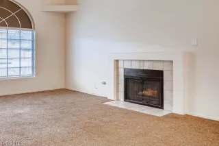 Photo #3: 2137570 Listing