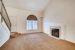 Photo #4: 2137570 Listing