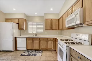 Photo #2: 2137596 Listing