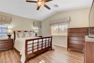 Photo #3: 2137596 Listing