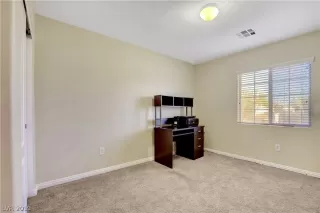 Photo #5: 2137596 Listing