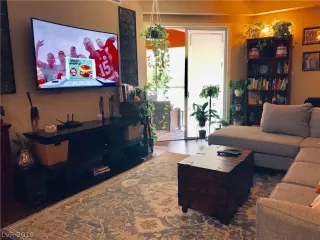 Photo #2: 2137603 Listing 