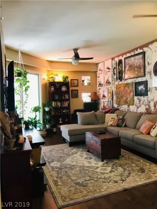 Photo #3: 2137603 Listing 