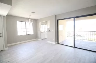 Photo #2: 2137616 Listing