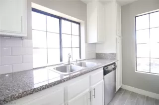 Photo #6: 2137616 Listing