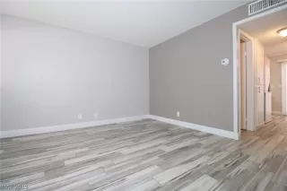 Photo #2: 2137620 Listing 