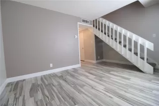 Photo #3: 2137620 Listing 