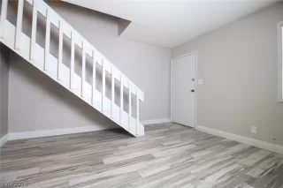 Photo #4: 2137620 Listing 