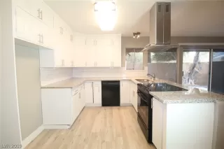 Photo #4: 2137621 Listing