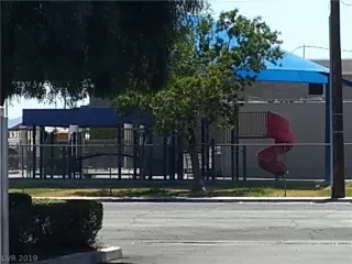 Photo #2: 2137636 Listing