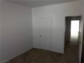 Photo #5: 2137636 Listing