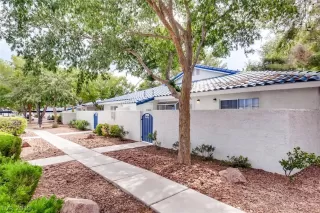 Photo #1: 2137638 Listing 