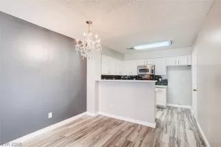 Photo #4: 2137638 Listing 