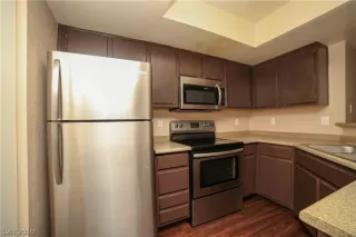 Photo #3: 2137668 Listing 