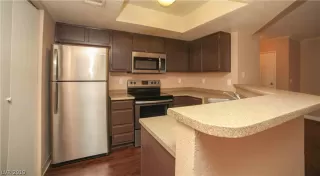 Photo #5: 2137668 Listing 