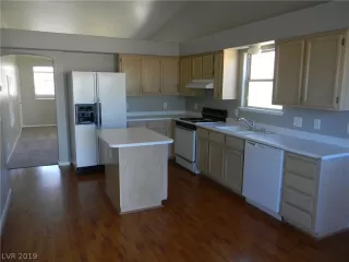 Photo #2: 2137676 Listing