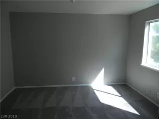 Photo #6: 2137676 Listing