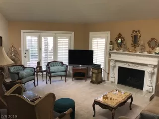 Photo #5: 2137695 Listing