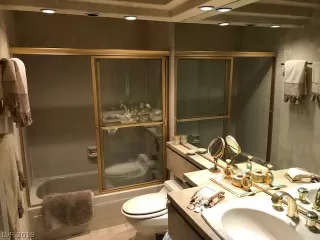 Photo #6: 2137695 Listing