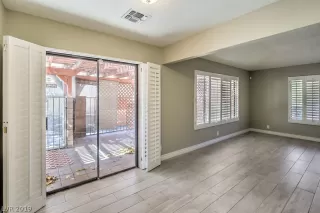 Photo #3: 2137711 Listing 