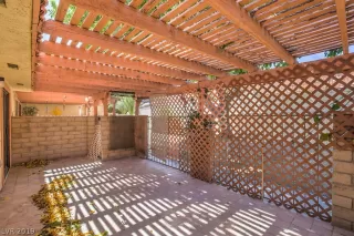 Photo #4: 2137711 Listing 