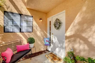 Photo #2: 2137730 Listing