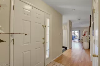 Photo #3: 2137730 Listing