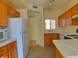 Photo #2: 2137742 Listing