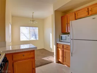 Photo #3: 2137742 Listing