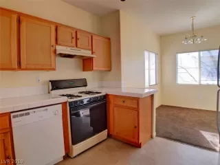 Photo #4: 2137742 Listing