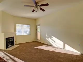 Photo #6: 2137742 Listing