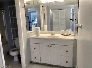 Photo #3: 2137760 Listing 